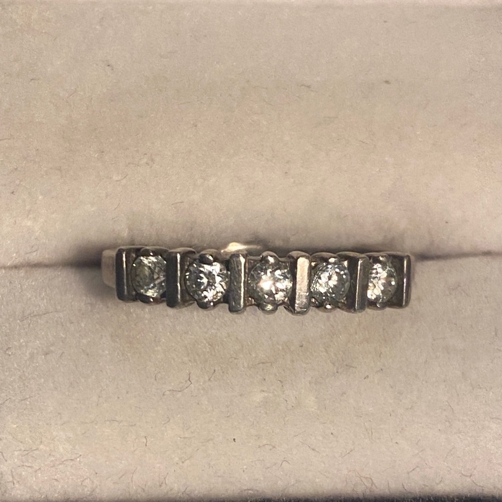 Vintage Silver Ring with Clear Stones